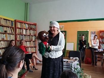 Весела среща с писателката Весела Фламбурари