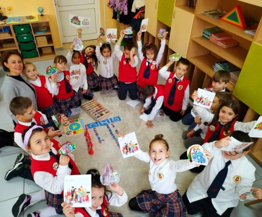 Първокласници отбелязаха Деня на християнското семейство с послания за доброта и уважение