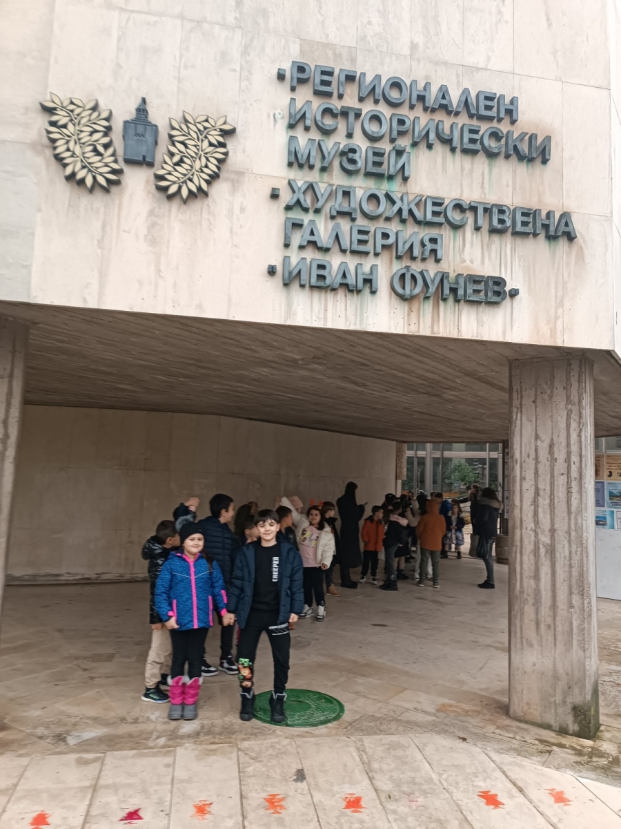 Как историята оживява в музея – вдъхновяващо посещение на учениците  в РИМ – Враца