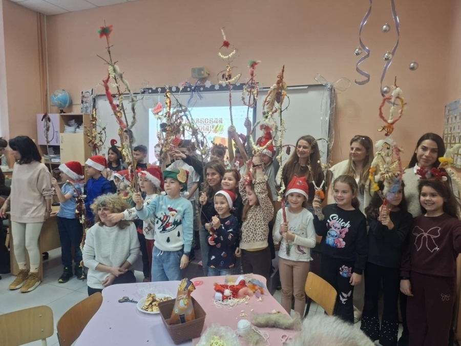 Коледна работилница във 2.в и 2.г клас