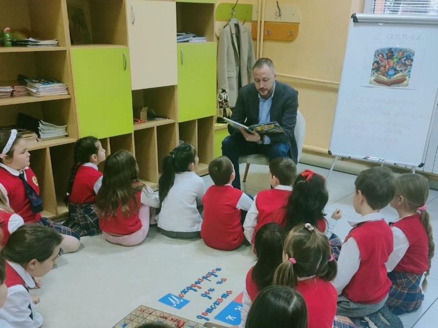 Ден на приказното четене в НУ „Св. Софроний Врачански“-Враца