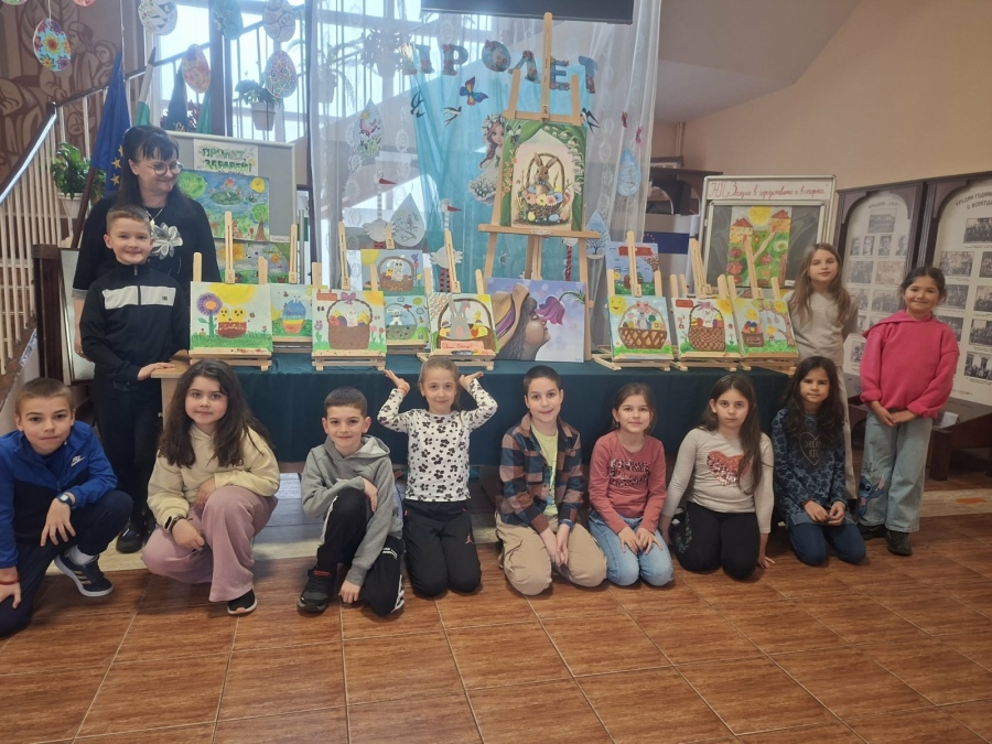 Второкласници представиха изложба върху платна